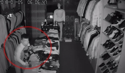 Nam thanh niên lái ô tô, phá khóa cửa hàng quần áo rồi vơ vét 100 cái quần bò