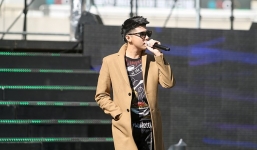 Vừa bước sang năm mới, Noo Phước Thịnh đã gặp sự cố bị ném ly trên sân khấu