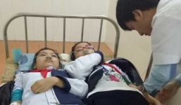 Hàng loạt học sinh cấp cứu do khí thải của nhà máy thép Việt - Nhật