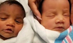 Bà mẹ đăng ảnh hai con sinh đôi lên mạng xã hội, cả ngàn người bình luận rôm rả vì không tin vào mắt mình