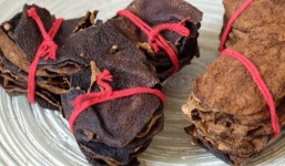 Vỏ quýt chôn đất 6 năm, 6 triệu/kg: Nhà giàu Việt đua nhau mua về ăn Tết