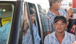 Căng thẳng ở BOT Sóc Trăng: Người lạ đánh tài xế trốn vào trụ sở