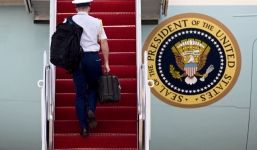 Tổng thống Mỹ đã từng để mất mã phóng hạt nhân như thế nào?