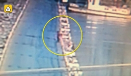 Tuyệt vọng vì mắc bệnh nan y, mẹ ném con gái 7 tuổi xuống sông rồi nhảy cầu tự tử