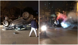 Tài xế say xỉn điều khiển xe tốc độ cao đâm gãy 2 cây ven đường rồi lật ngửa