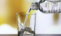 Vừa ăn vừa uống nước: Tốt đến đâu và hại ở mức độ nào là điều ai cũng cần biết