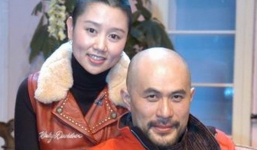 Chuyện tình như cổ tích và hành động khó tin của vợ 'ông vua phim cấp ba Hong Kong'