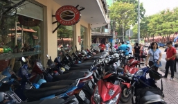 TP.HCM chỉ đạo khẩn chấm dứt toàn bộ các bãi giữ xe trên vỉa hè