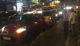 6 ô tô tông nhau liên hoàn trên phố Sài Gòn