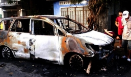 Công an vận động 9 đối tượng hỗn chiến, đốt xe ô tô ra đầu thú