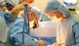 Đang phẫu thuật, bệnh nhân bị bác sĩ bắt đóng thêm viện phí, xuất viện mới biết sự thật không ngờ