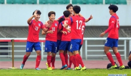 Thắng “như đùa”, Hàn Quốc trao món quà quý hơn vàng cho U23 Việt Nam