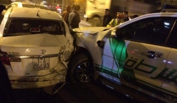 Tai nạn liên hoàn trong đêm, 4 xe ôtô con dồn toa kinh hoàng