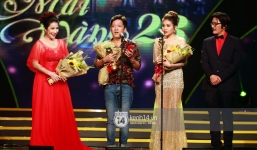 HOT: Trường Giang bất ngờ cầu hôn Nhã Phương ngay tại lễ trao giải Mai Vàng trước hàng nghìn khán giả