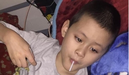 Hà Nội: Phát hiện bé trai khoảng 5 tuổi có dấu hiệu tự kỉ đi lạc