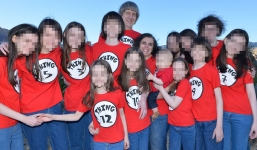 'Kẽ hở' cho vụ cha mẹ tra tấn, bạo hành 13 người con: Căn phòng tra tấn trẻ em núp bóng 'trường học tại gia' ở Mỹ