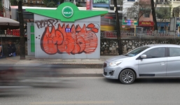 Phố phường Hà Nội bị bôi bẩn bởi vẽ graffiti như thế nào?