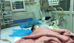 Vụ tiêm nhầm khiến bé 8 tháng nguy kịch, PGS Nguyễn Hữu Đức: 'Không chỉ là lỗi cá nhân'!