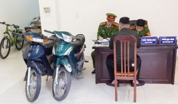 Tạm giữ 5 trường hợp cổ vũ bóng đá đi xe máy vào tuyến phố đi bộ