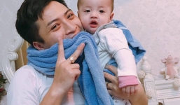 Đã tìm ra ông bố dễ thương trong clip 'cắn chặt khăn cổ vũ U23 Việt Nam chiến thắng' vì sợ con thức