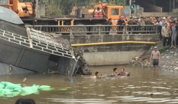 Hai xe tải va chạm, tài xế tử vong trong cabin ở Hà Nam