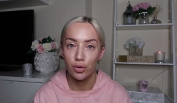 Youtuber nổi tiếng xin 'ở chùa' không được rồi khóc lóc trên mạng, chủ khách sạn đáp trả cũng dữ dằn không kém