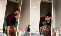 Clip: U23 Việt Nam bị đội bạn dẫn trước, chồng khóc như mưa, vùng vằng như trẻ nhỏ khiến vợ vừa thương vừa bật cười