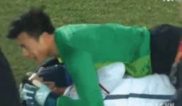 Không phải bắt penalty, đây mới là khoảnh khắc hàng triệu trái tim nát tan vì Bùi Tiến Dũng!