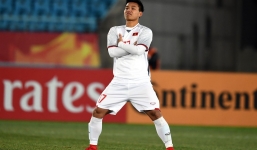 Thấy gì từ dáng đứng hiên ngang của Văn Thanh?