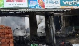 Đốt lửa khi đang chiết xăng, tiệm tạp hóa bị thiêu rụi trong tích tắc