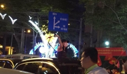 Clip: Đây là phản ứng của Mỹ Tâm khi được khuyên cởi đồ trong đêm chung kết của U23 Việt Nam!