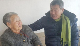 Mẹ HLV Park Hang Seo khóc, muốn sang Việt Nam gặp con trai