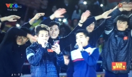 Chỉ cầm mic chào khán giả thôi mà Hồng Duy đã bị Xuân Trường trêu: 'Làm như ca sĩ, lại còn trân trọng nhất'