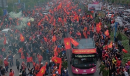 Báo Anh: Các cầu thủ trẻ Việt Nam được chào đón như những ngôi sao