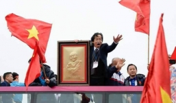 Phó chủ tịch VFF: 'Ông Trung không được phân công lên xe buýt, việc tự ý lên xe tôi không hề biết'