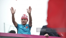 Nhiều người xúc động khi nhìn thấy dòng chữ ý nghĩa được xăm trên tay 'người hùng' Quang Hải