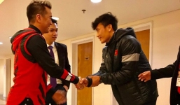 Tiến Dũng U23 Việt Nam cúi người lễ phép chào khi gặp Đàm Vĩnh Hưng