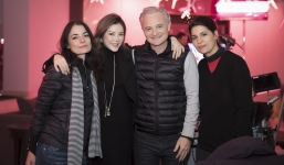 Lý Nhã Kỳ đến làm việc tại phim trường Angel's Face