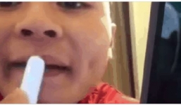 Có phải mỗi Hồng Duy Pinky nghiện làm đẹp đâu, Quang Hải cũng chăm đánh son lắm đây này