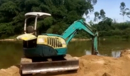 Cho doanh nghiệp khai thác cát trái phép, Bí thư và Chủ tịch xã bị cách chức