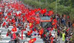 Điều không ngờ về chiếc xô trên xe chở U23 Việt Nam từ Nội Bài về Hà Nội