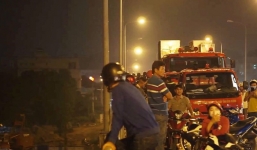 Cô gái bỏ xe máy trên cầu, nhảy sông Sài Gòn mất tích