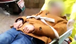 Bị liệt nửa người sau 20 tiếng chơi game, thanh niên Trung Quốc vẫn bình tĩnh nhờ bạn 'nốt ván' trước khi đến bệnh viện