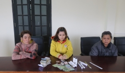 Ba nữ tặc chuyên rình mò các chùa để gắp tiền trong hòm công đức