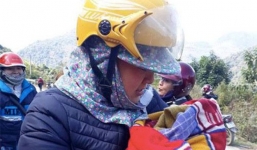 Khen thưởng 3 giáo viên đỡ đẻ cho sản phụ bị vỡ ối trên đường