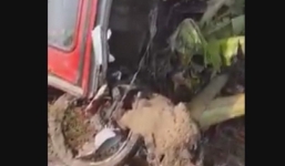 Bánh trước nổ lốp, xe buýt tông ba xe máy khiến 1 người tử vong