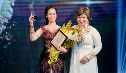 Không thể rời mắt trước vẻ gợi cảm của Nhật Kim Anh