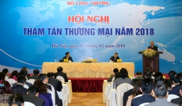 Thủ tướng cảnh báo tham tán thương mại mải lo việc nhà hơn việc nước
