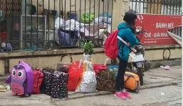 Hình ảnh chuẩn không cần chỉnh với hội con gái: Đã về quê ăn Tết là phải mang 'cả thế giới' về cùng