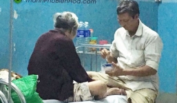 Đi bộ suốt 2km để mua cho mẹ một bát cháo gà - sự hiếu thảo của anh con trai khiến nhiều người rớt nước mắt